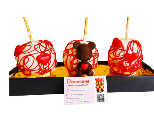 Arreglo frutal Manzana con Osito devorame