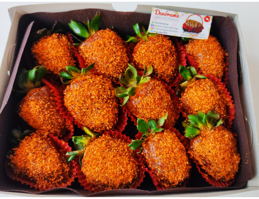 Arreglo frutal Fresas con chamoy y tajín devorame