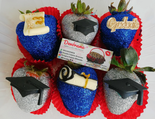 Arreglo frutal Fresas graduación devorame