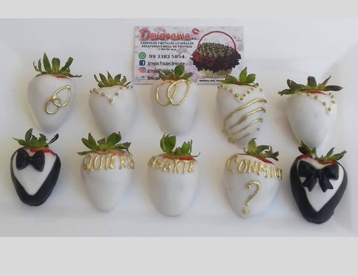 Arreglo frutal Fresas con chocolate devorame