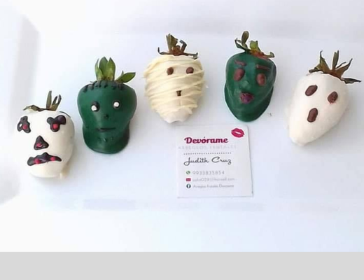Arreglo frutal Fresas con chocolate  Halloween devorame